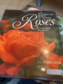 Les plus belles roses du mond et comment les cultiver - Harkness Beperkte Voorraad