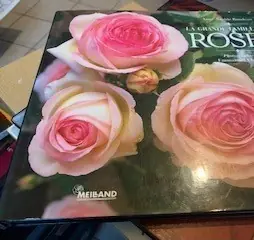 Goedkoop La grande famille des Roses - Anne Sophie Rondeau